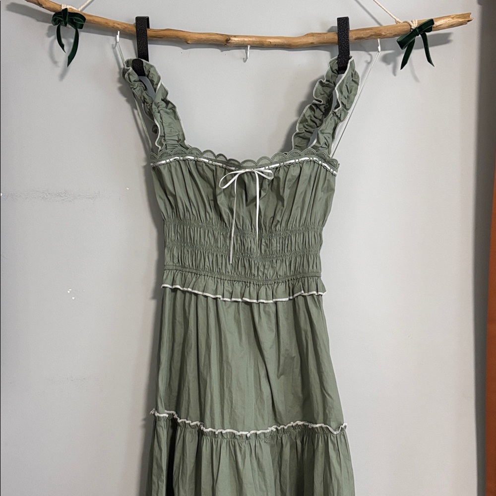 XS Francesca’s green sundress -STRETCHY